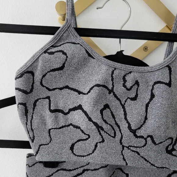 Grey and black workout set - Size S - Picture 3 of 12